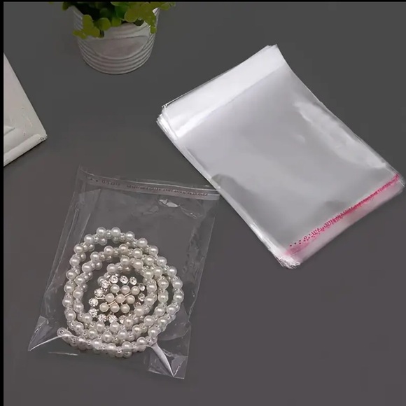 25 5”x 8” Clear Plastic Self-Sealing Bags - Picture 2 of 2